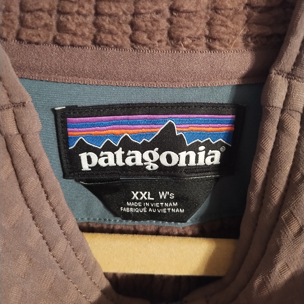 Patagonia Full-Zip Jacket - Picture 3 of 7